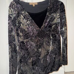 Notations Women's Black and Gray Floral Velvet Blouse